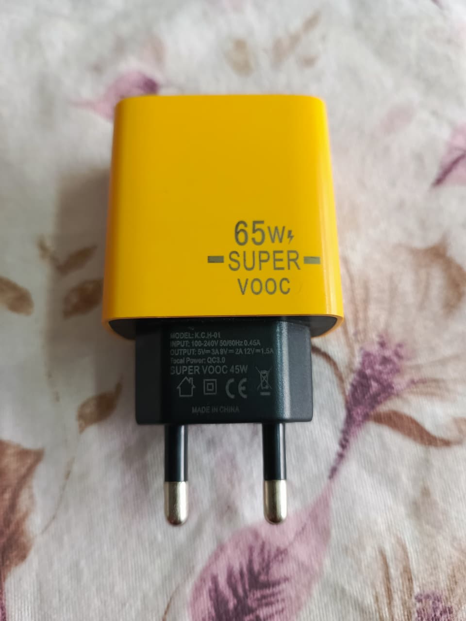 Daw-link 45W Super VOOC dual-port fast charger.